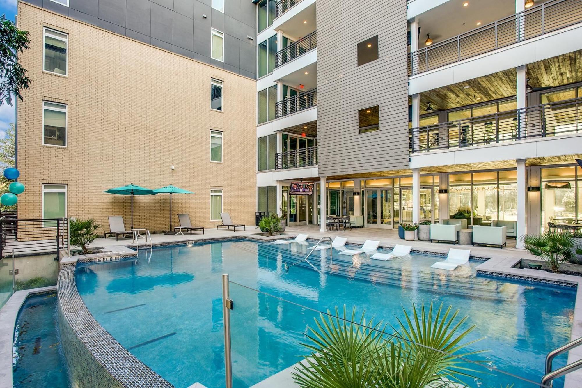 Lush Downtown Condo On Riverwalk W King Ste, Free Parking, Pet Friendly, Centrally Located On Riverwalk سان أنطونيو المظهر الخارجي الصورة