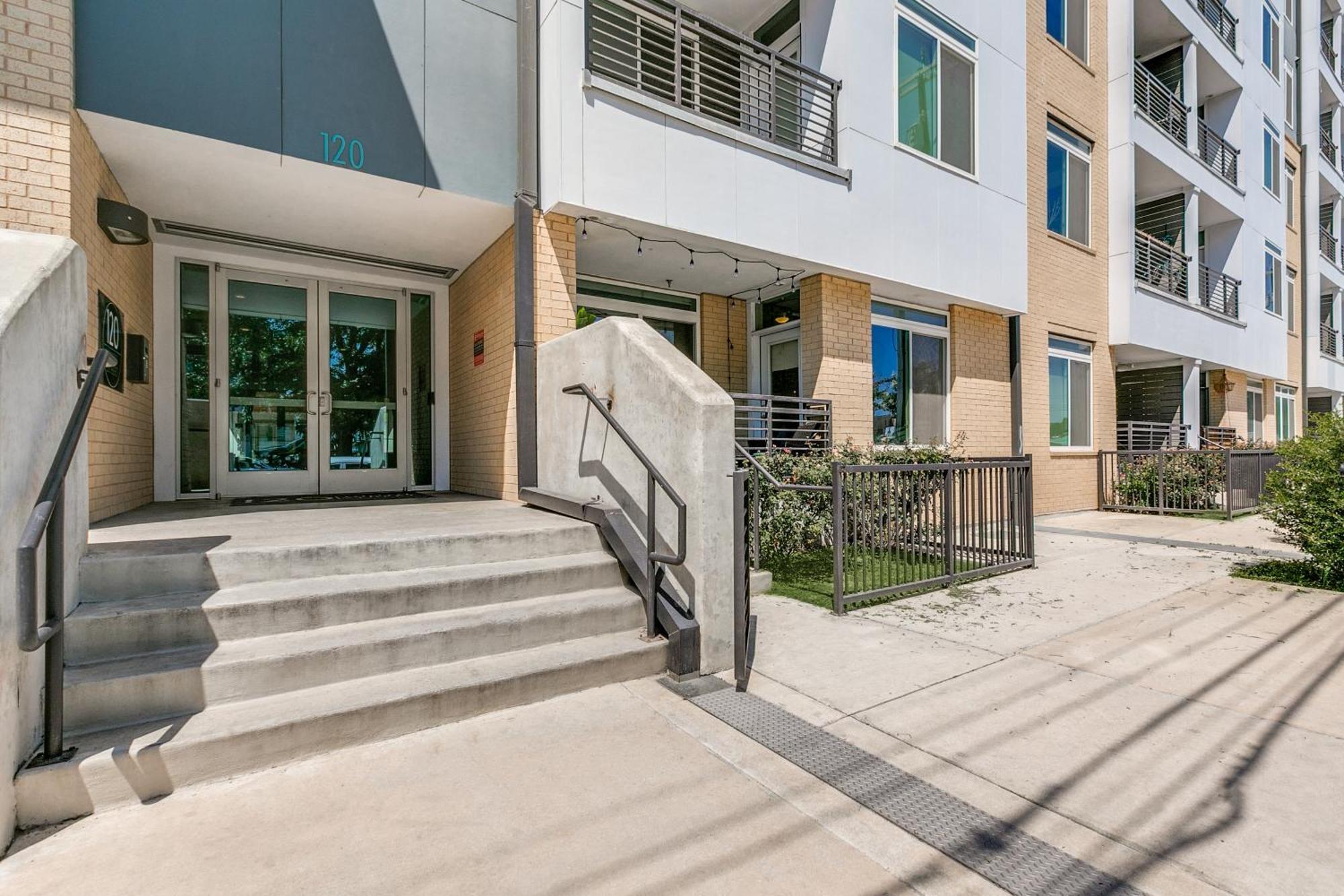 Lush Downtown Condo On Riverwalk W King Ste, Free Parking, Pet Friendly, Centrally Located On Riverwalk سان أنطونيو المظهر الخارجي الصورة