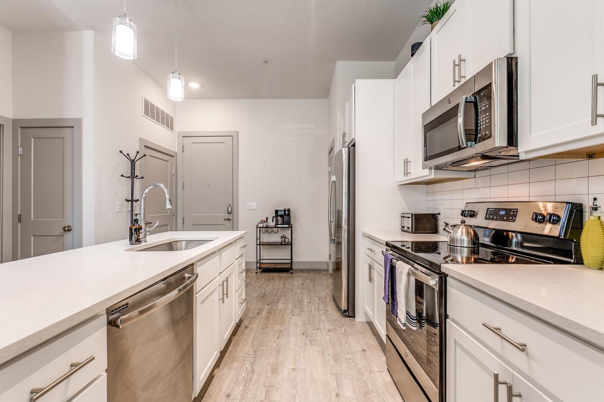 Lush Downtown Condo On Riverwalk W King Ste, Free Parking, Pet Friendly, Centrally Located On Riverwalk سان أنطونيو المظهر الخارجي الصورة