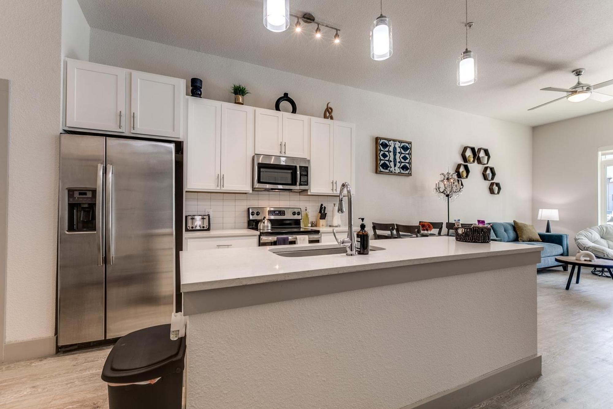 Lush Downtown Condo On Riverwalk W King Ste, Free Parking, Pet Friendly, Centrally Located On Riverwalk سان أنطونيو المظهر الخارجي الصورة