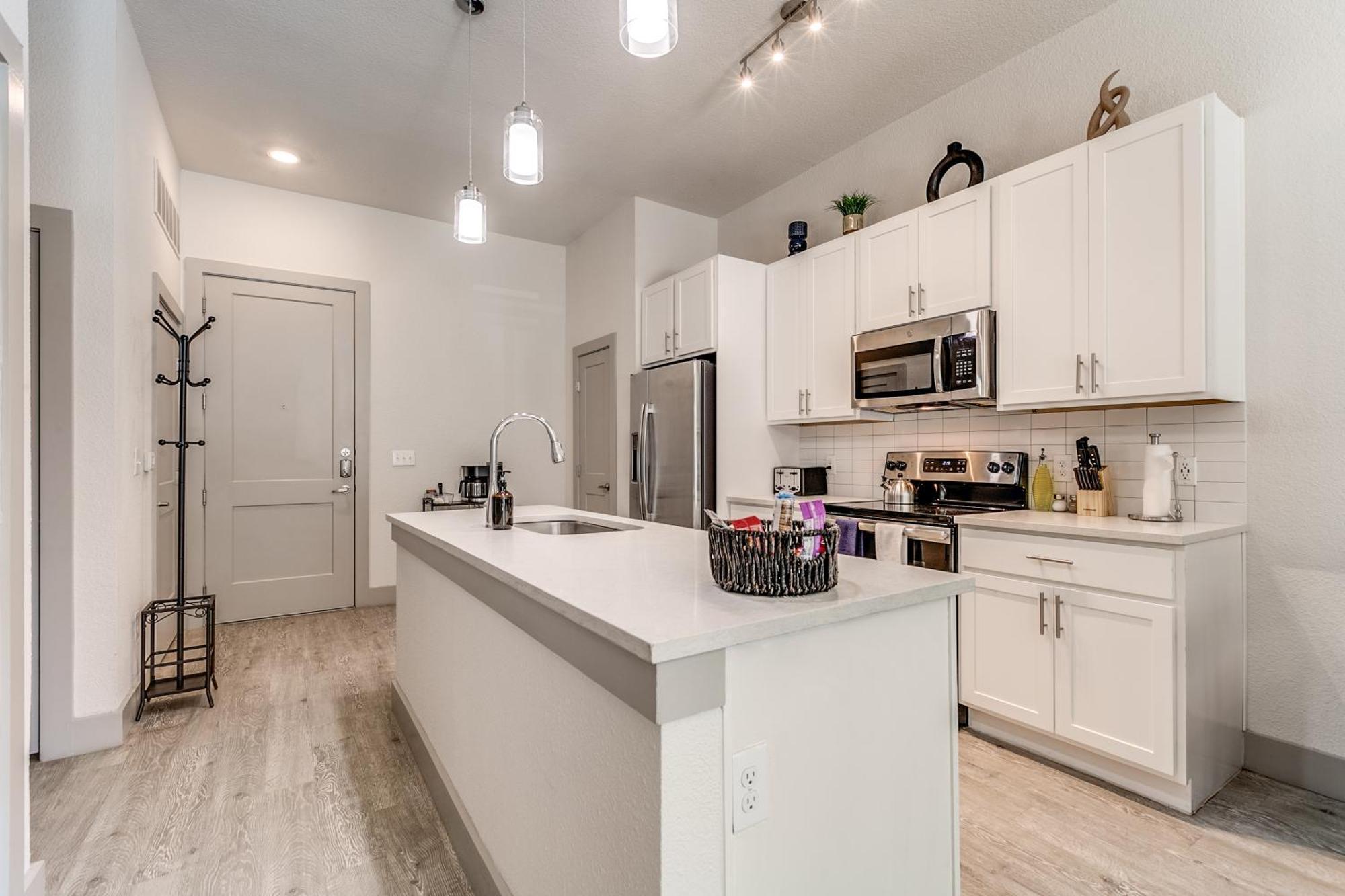Lush Downtown Condo On Riverwalk W King Ste, Free Parking, Pet Friendly, Centrally Located On Riverwalk سان أنطونيو المظهر الخارجي الصورة